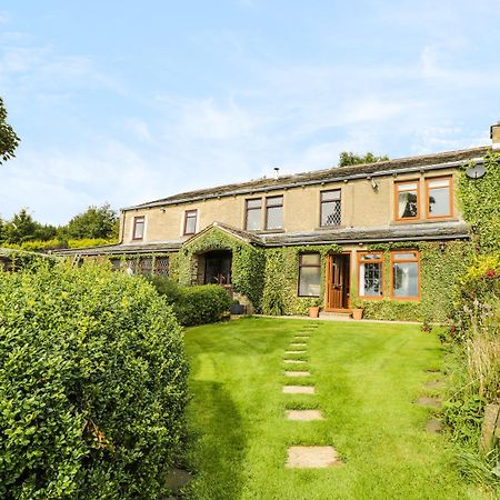 Вилла Upper Highlees Farm Luddendenfoot Экстерьер фото